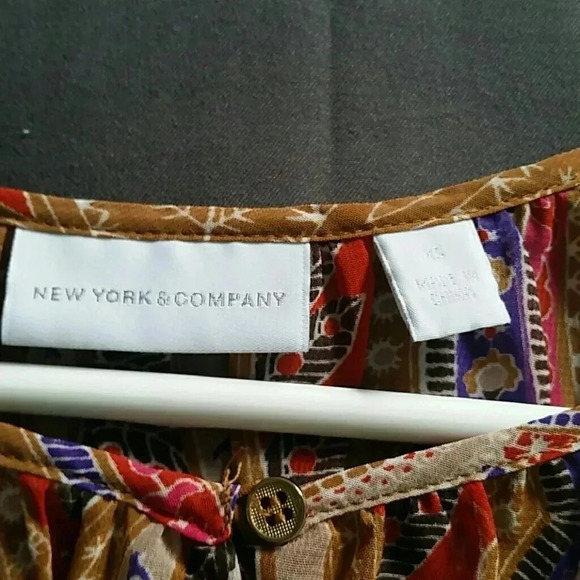 New York and Company sheer blouse - Picture 4 of 6